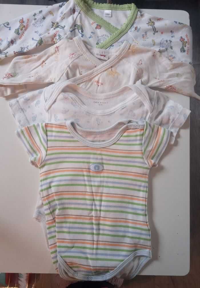 Lot bébé garçon 0 mois et 1 mois- 11 pièces - photo numéro 4