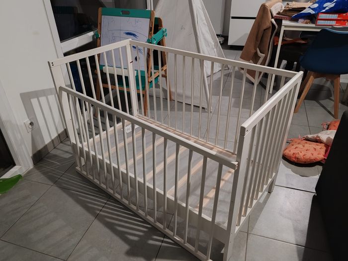 Lit évolutif bébé avec tour de lit. - photo numéro 4