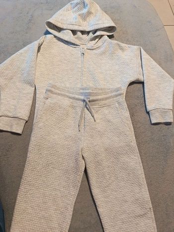 Ensemble gris clair Primark 4 ans