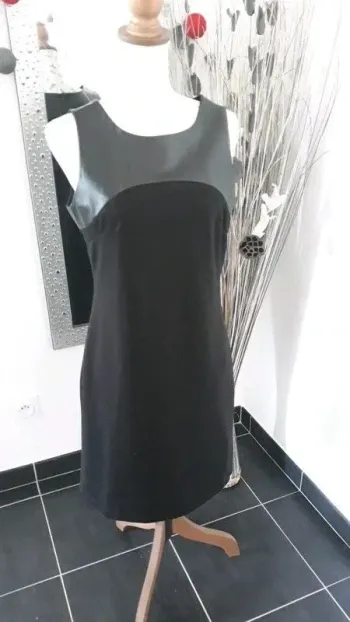 robe noir