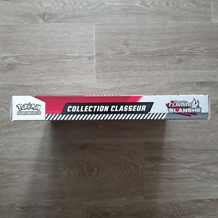 Coffret Pokémon Collection Classeur Flamme Blanche NEUF - photo numéro 4