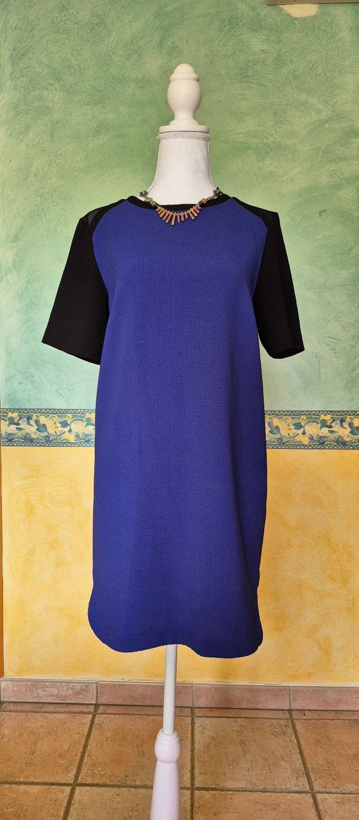 Robe bleue et noire H&M 38. - photo numéro 2