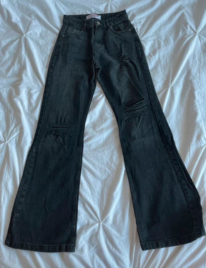 jean flare à trou