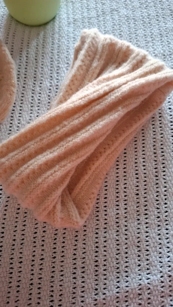 Ensemble Bonnet-Snood-Gants - photo numéro 6