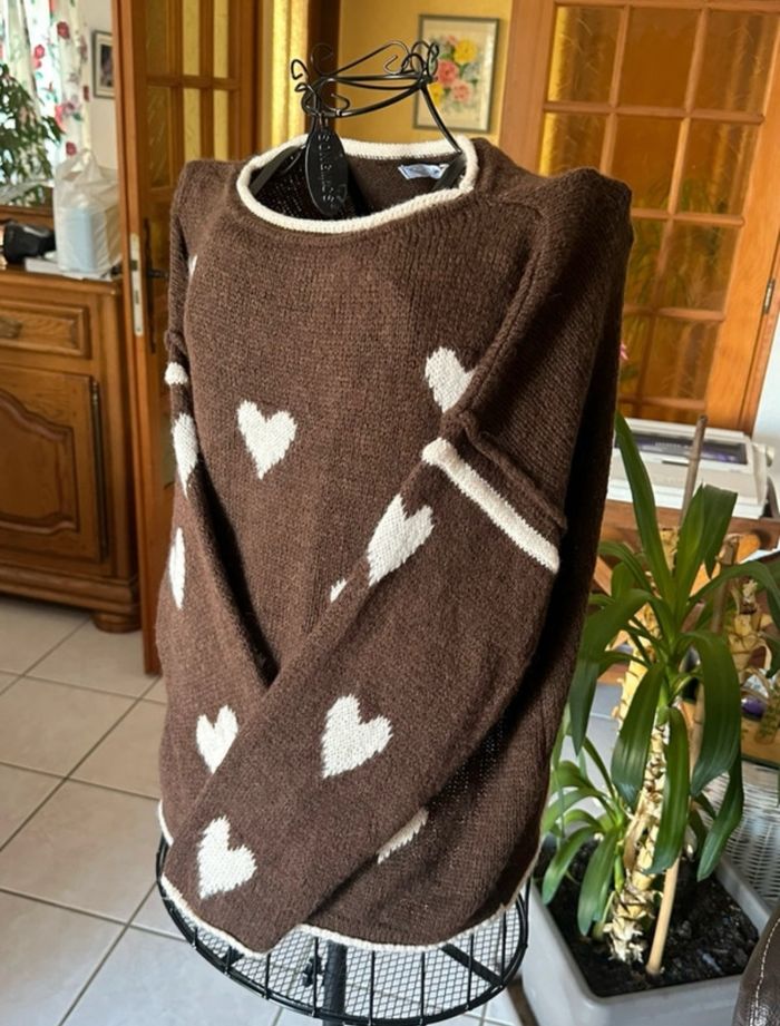 Pull marron cœurs blancs taille unique - photo numéro 2