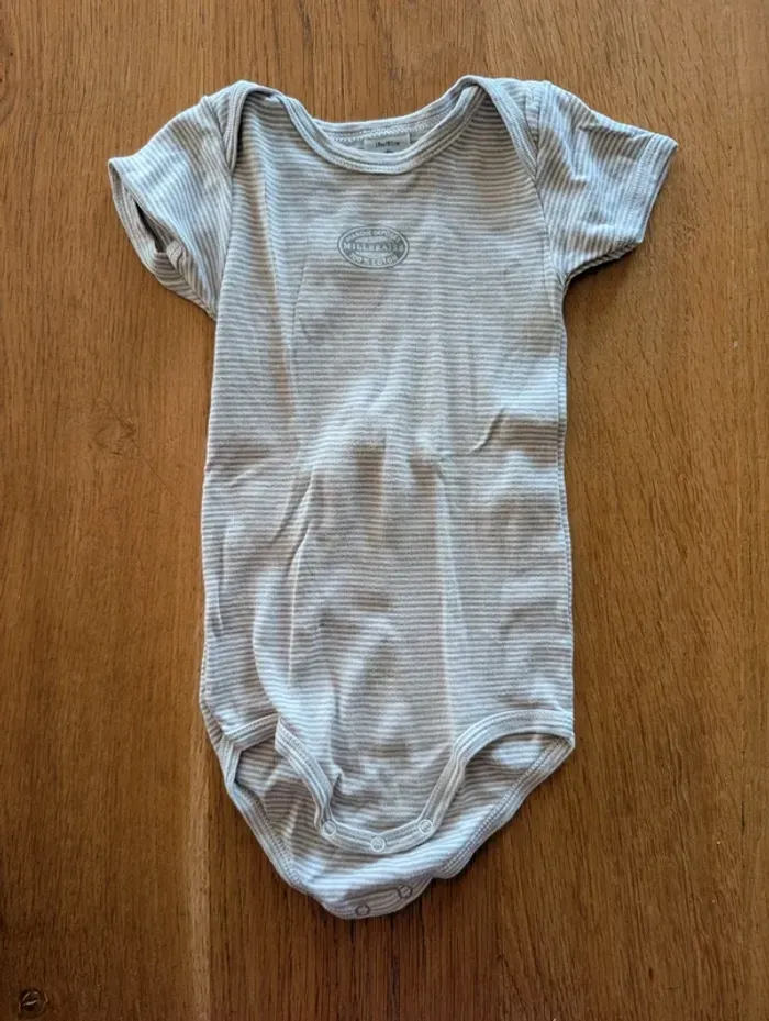 Lot 5 body 18 mois - photo numéro 6