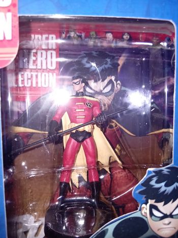 3 figurine collection