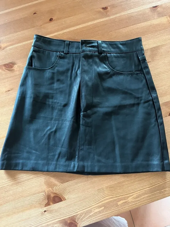 Jupe en simili cuir Pull&Bear en taille S