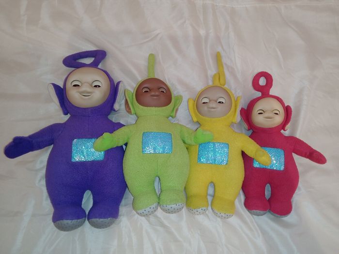 Lot 4 peluches Teletubbies de 1996 - photo numéro 2