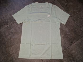 T shirt Nike taille M comme NEUF