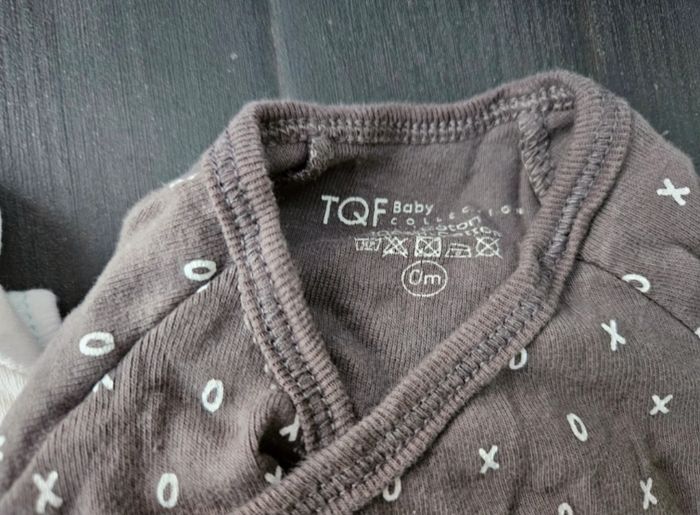 Deux bodys taille naissance - photo numéro 4