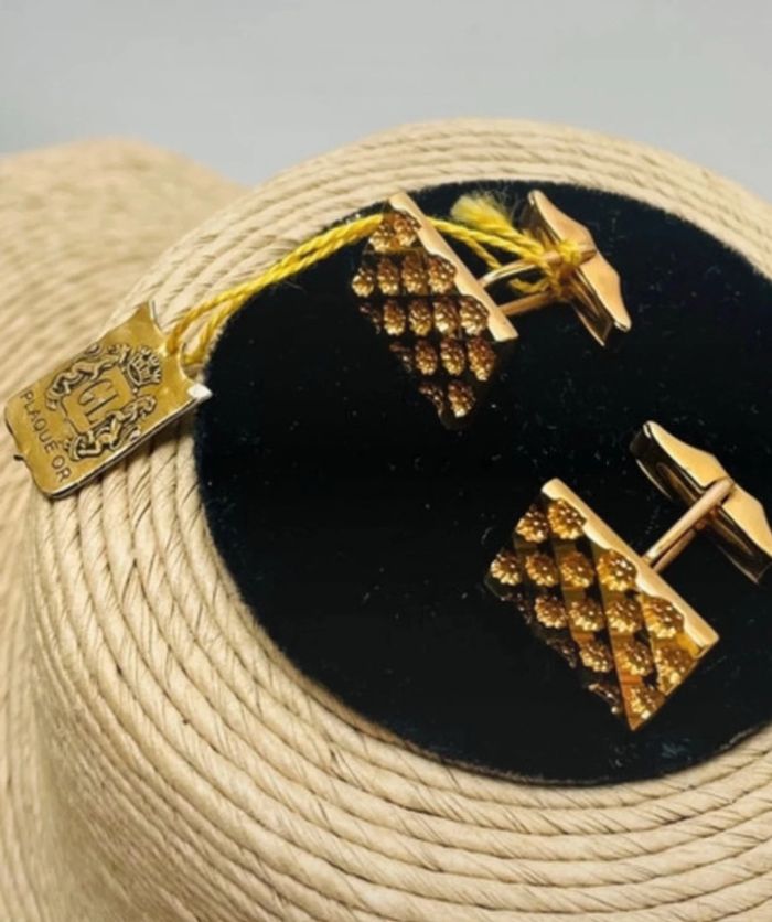 🔥 Boutons de manchettes chic vintage . Neuf. Plaqué or. - photo numéro 2