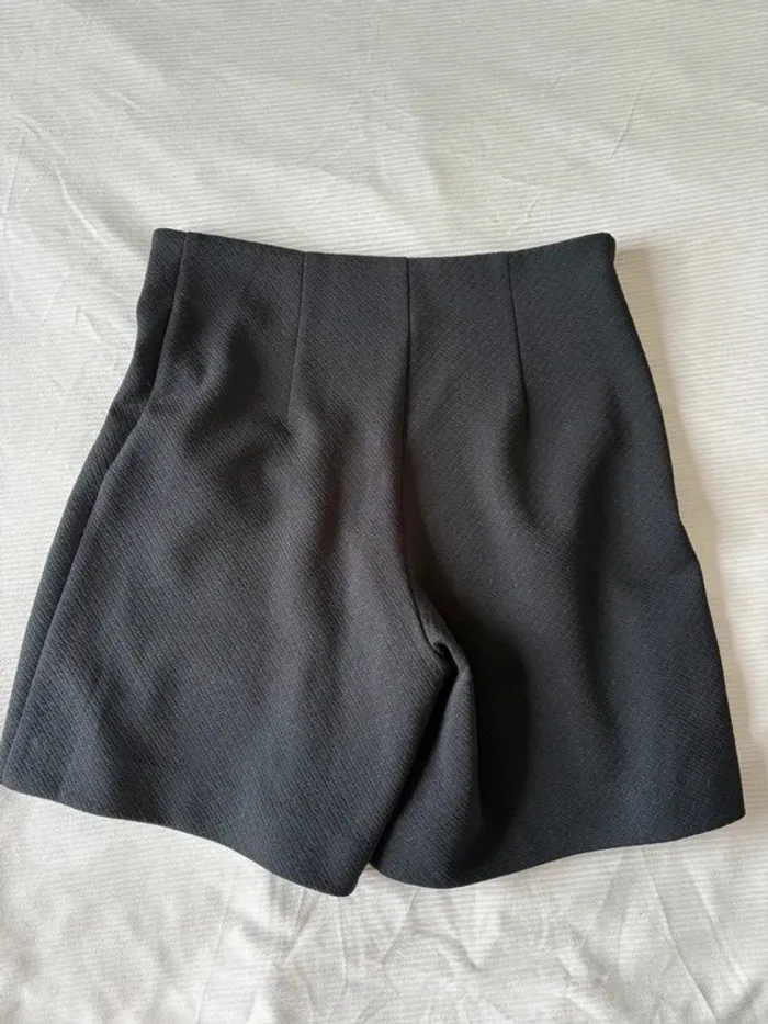 Short noir – Cop Copine – Taille 38 – Taille haute, jambe large - photo numéro 2