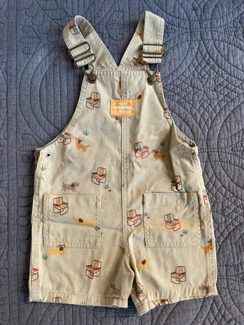 Salopette short en jean avec motif