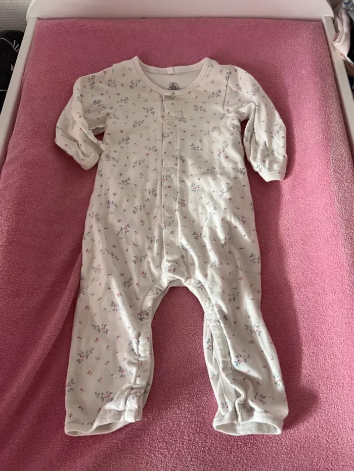 Lot de 2 pyjamas Noukie’s et Petit Bateau taille 12 mois - photo numéro 4
