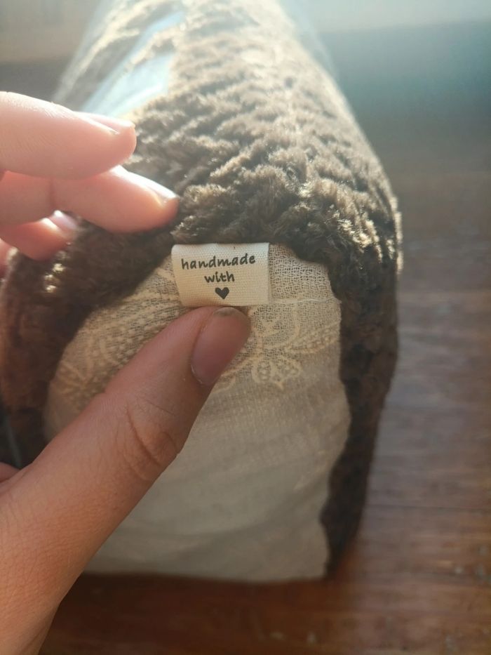 Coussin de lecture marron - photo numéro 5