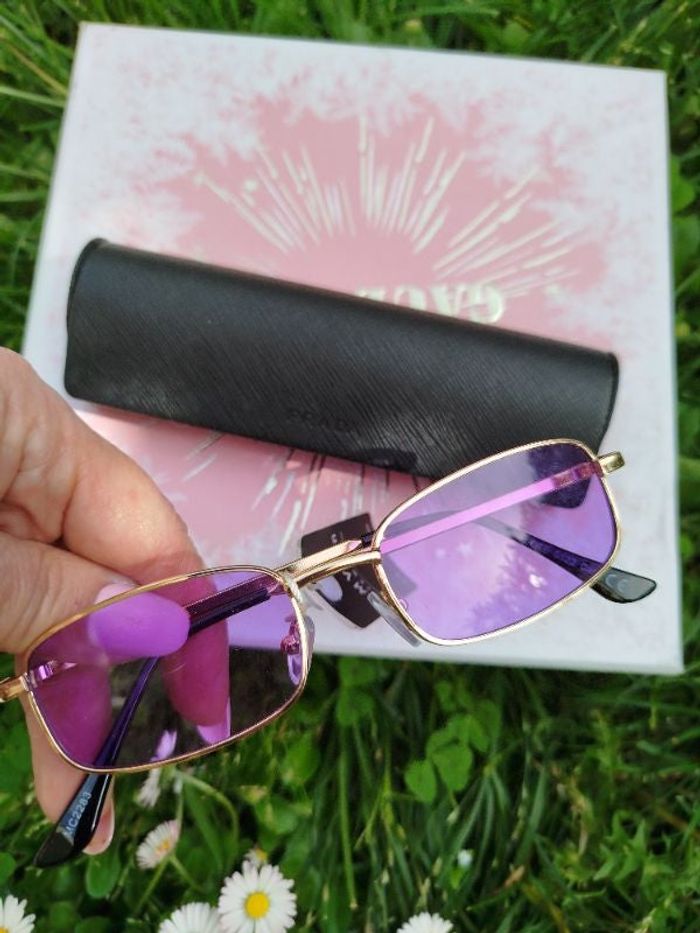 Lunette solaire mixte OM Vision boîte PRADA