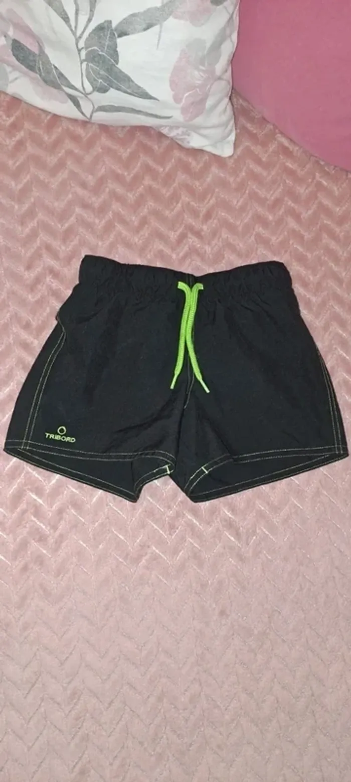 Short de bain garçon tribord 4 ans noir tbe - photo numéro 5