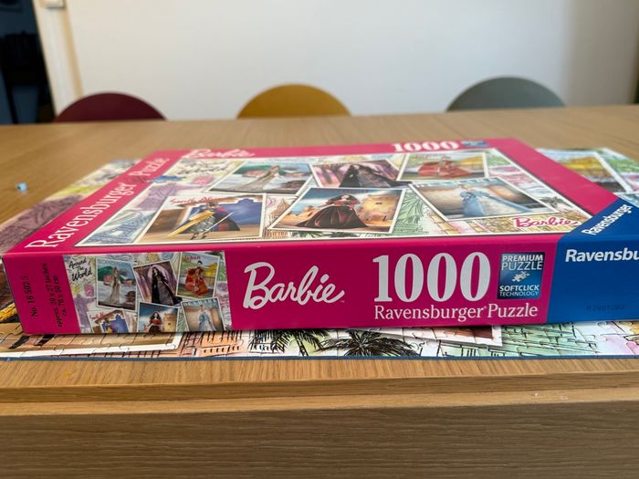 Magnifique puzzle Ravensburger Barbie - photo numéro 3