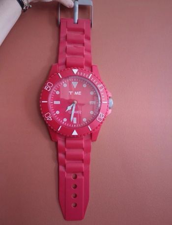 Horloge murale en forme de montre