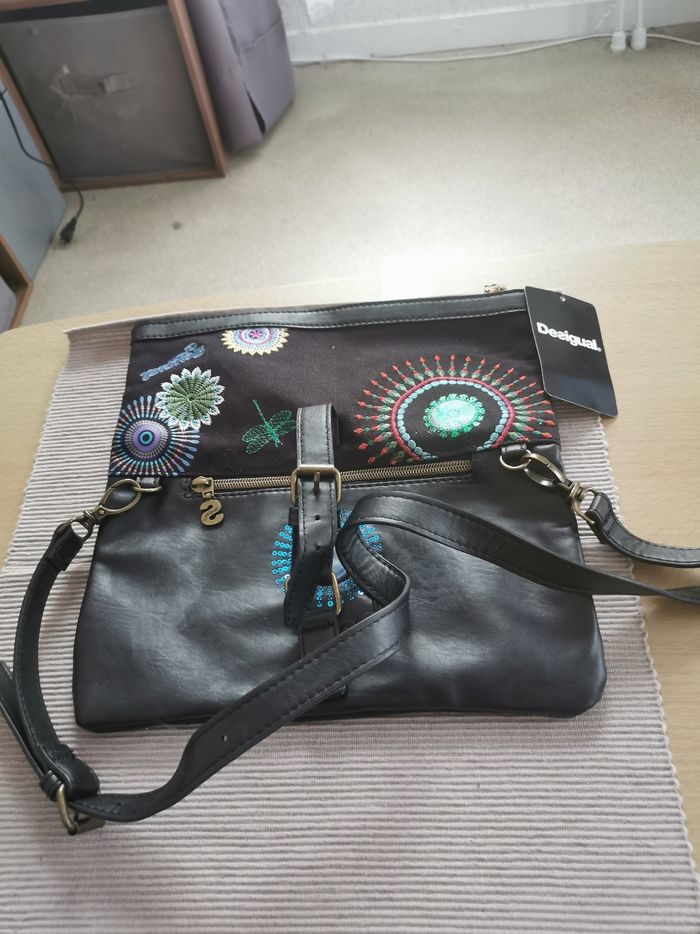 Sac bandouliere noir desigual