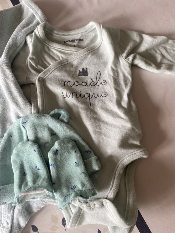 Pyjama body bonnet moufles 1 mois - photo numéro 3