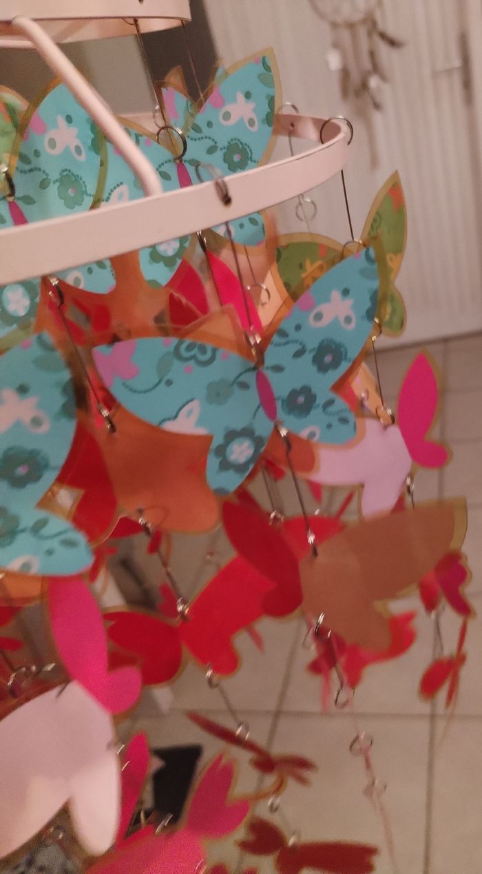 Très beau Luminaire avec des papillons 🦋 neuf - photo numéro 5