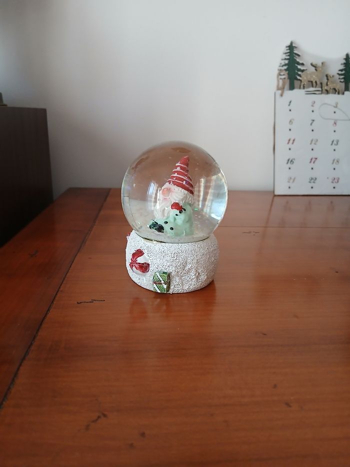 Boule à neige "Petit Lutin/ Gnome" sur socle - photo numéro 8