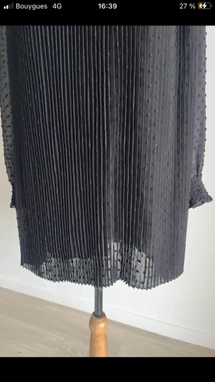 Robe plissée noire sézane - photo numéro 2