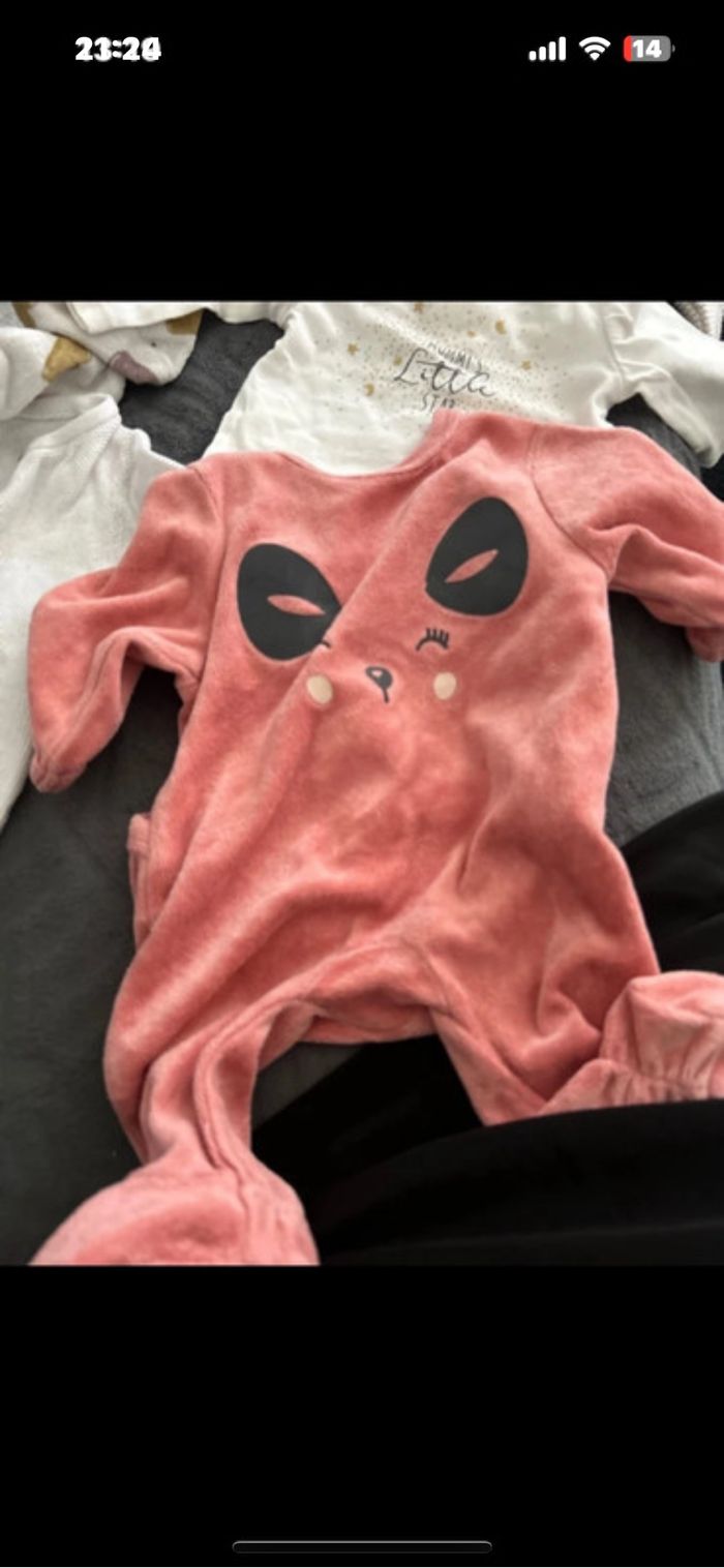 Lot de 9 vêtements taille 1 mois - photo numéro 5