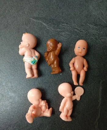 Lot figurines bébés les babies et autres