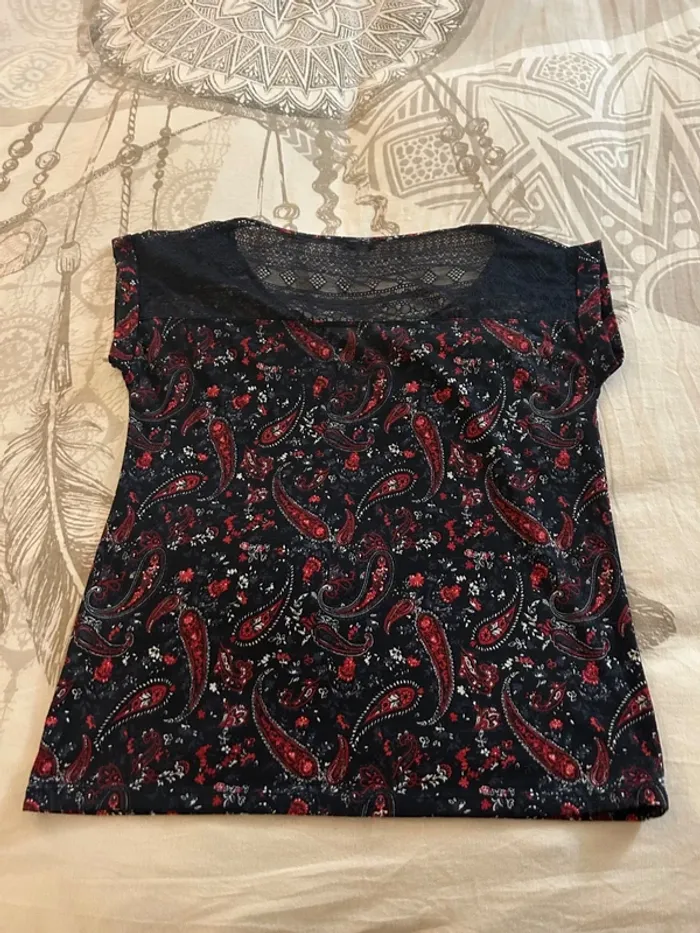 T-shirt à motifs avec dentelle - photo numéro 5