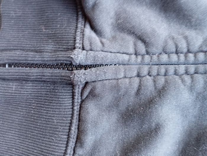 Lot de sweats garçon 10 ans - photo numéro 8