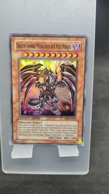 Carte Yu gi oh  - dragon sombre métallique aux yeux rouges