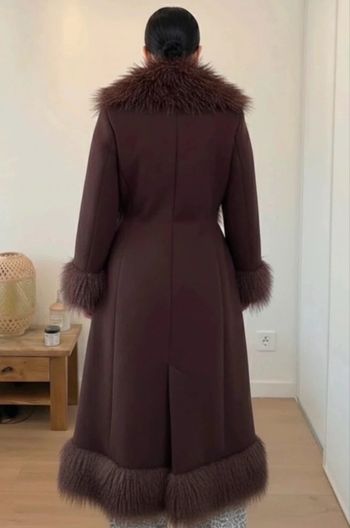 Manteau long marron avec col et poignets effet fourrure