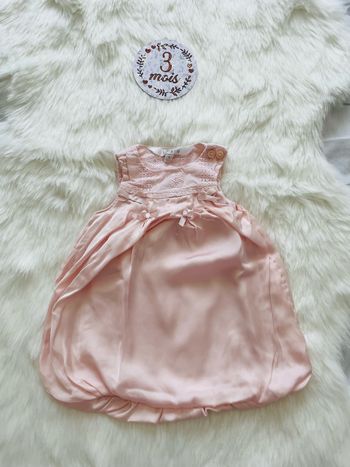 Robe satinée 3 mois