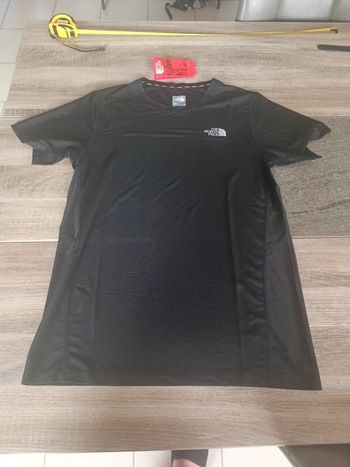 T-shirt the North face