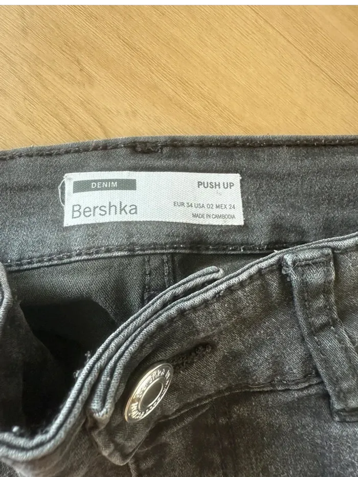 Jean push-up noir - Bershka (Taille 34) - photo numéro 2