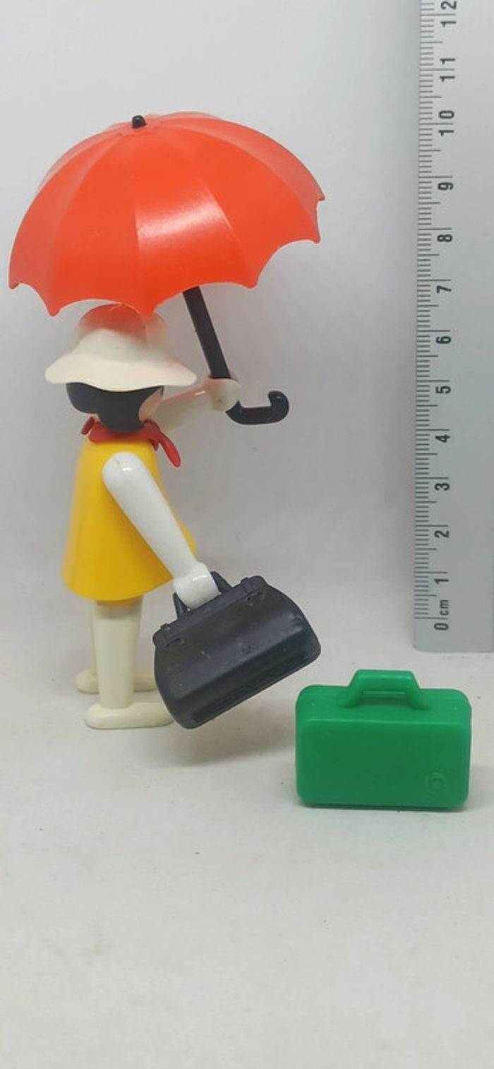 Femme voyageuse avec parapluie et valises vintage playmobil - photo numéro 2