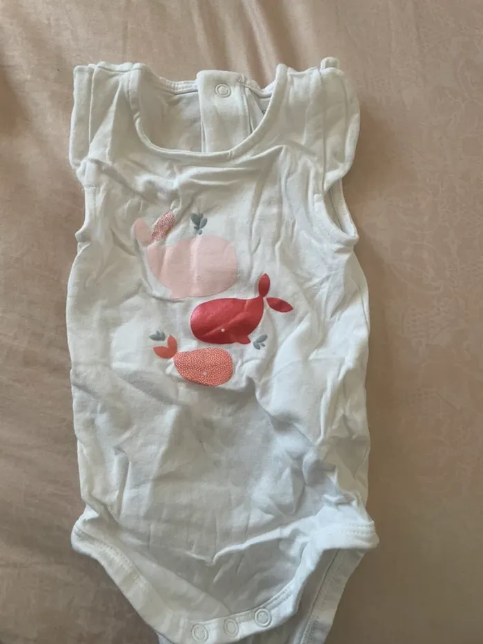 Lot bodies et gilet obaibi 3 mois - photo numéro 4