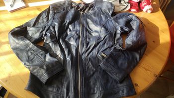 Veste en cuir taille 3 
