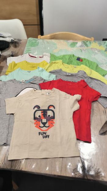 Lots Tee shirt 18 mois