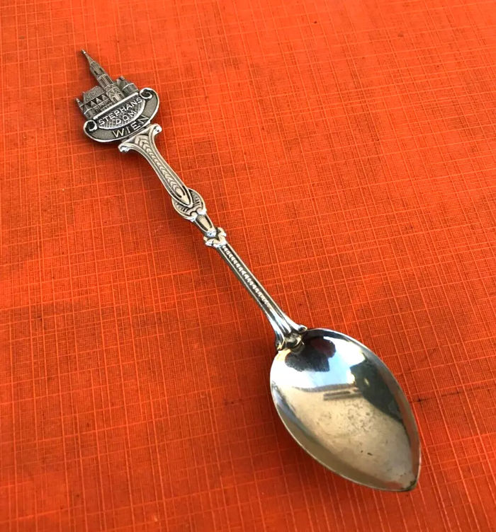 Cuillère à café de collection Fleuron Cathédrale Saint-Étienne Vienne (Autriche) - photo numéro 6