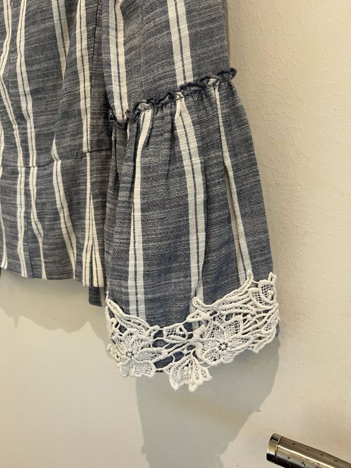 Veste à rayures et manches volantes détails dentelle zara taille XS/34 - photo numéro 5