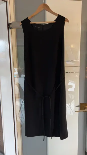 Robe noire habillée