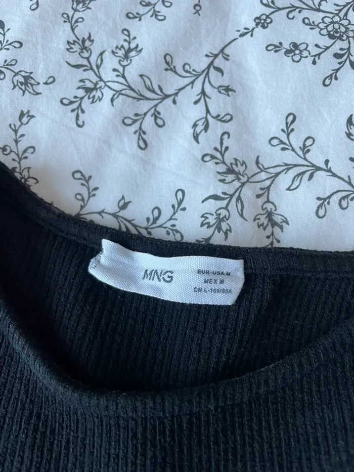 Top Mango noir, dénudé - photo numéro 3