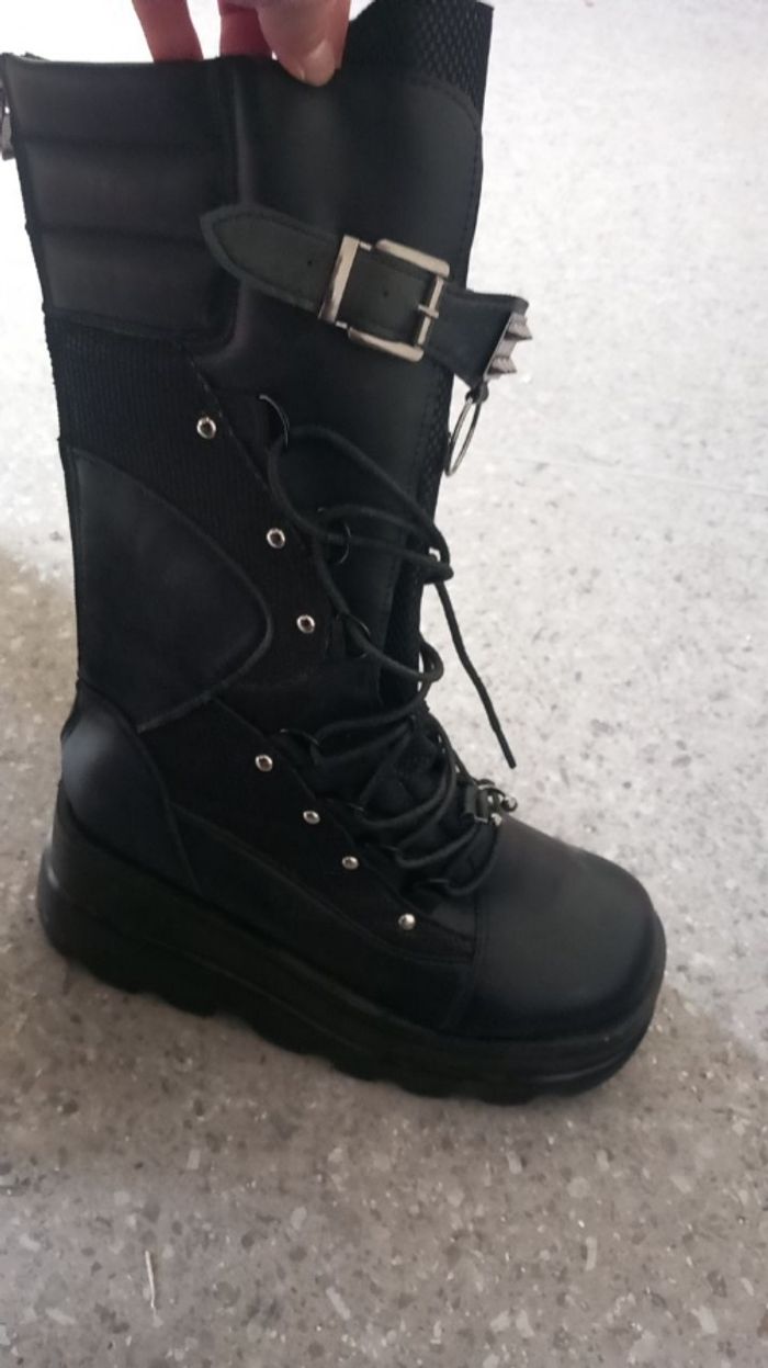 Lot de bottes talon compensé gothique punk pointure 41 +sac à main cuire tête de mort - photo numéro 3