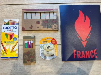 Lot fournitures scolaires neuves