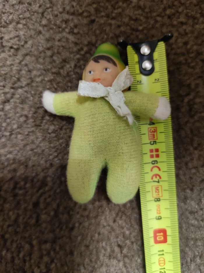 mini poupée bébé poire rare