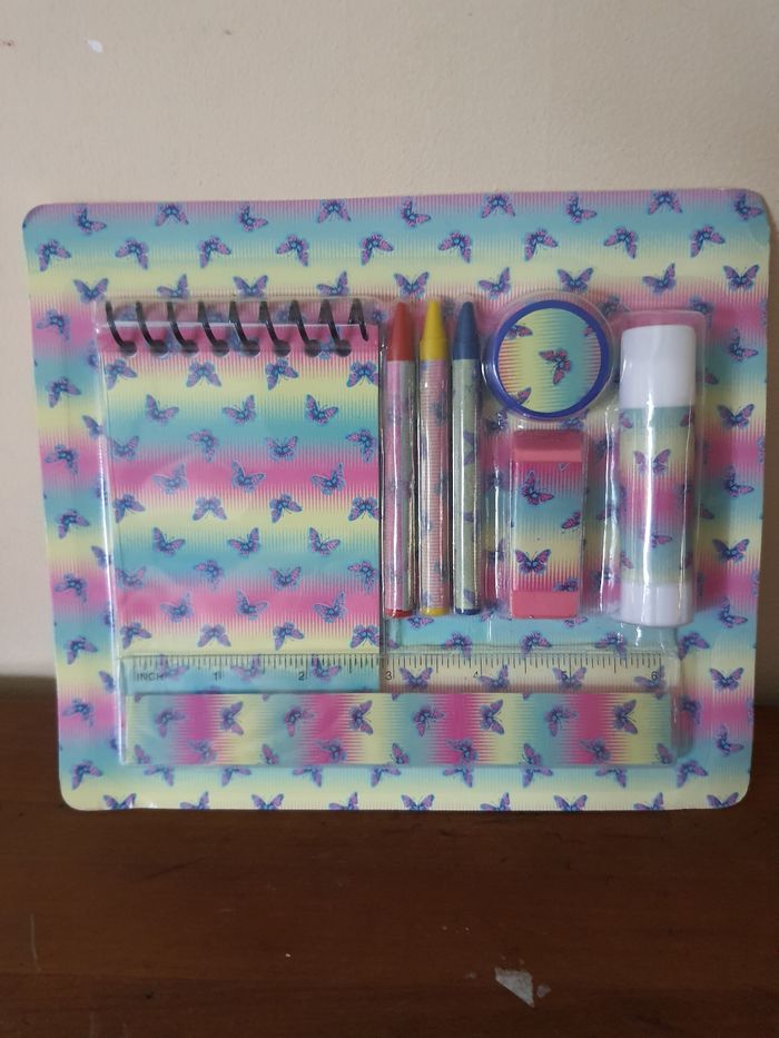 Ensemble papeterie pour enfants